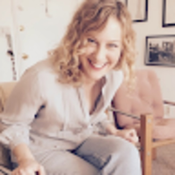 Meet your Posher, Danielle - Picture 1 of 1